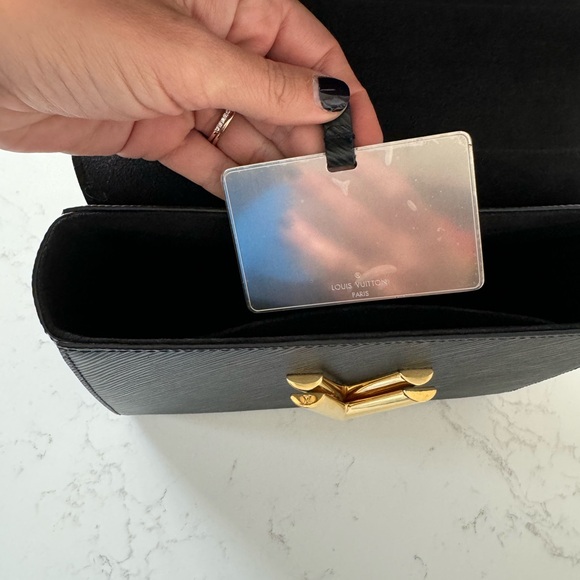 Louis Vuitton Twist MM - Picture 8 of 16